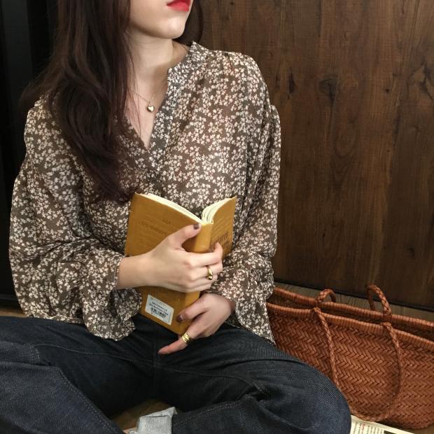 Áo Sơ Mi Voan Hoa Tay Dài Ống Loe Cổ Thấp Thời Trang Cho Nữ