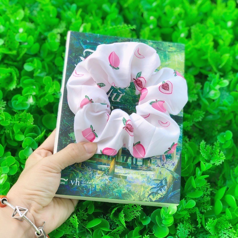 Cột tóc vải scrunchies quả đào màu hồng