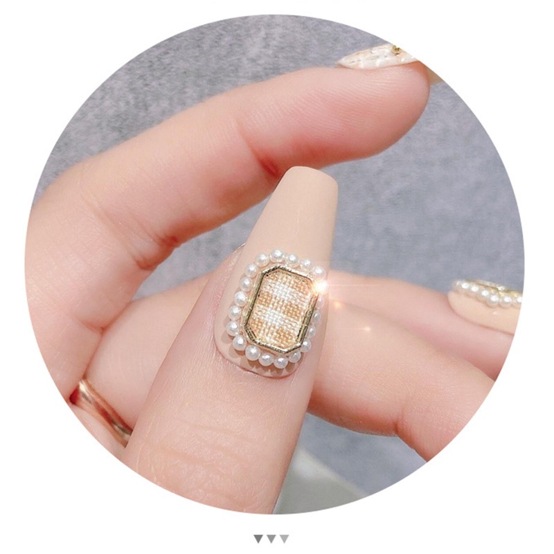 Miếng Dán Trang Trí Móng Tay Nghệ Thuật Bằng Hợp Kim Họa Tiết Kẻ Sọc 3D