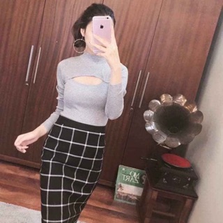 Áo len khoét ngực hm auth