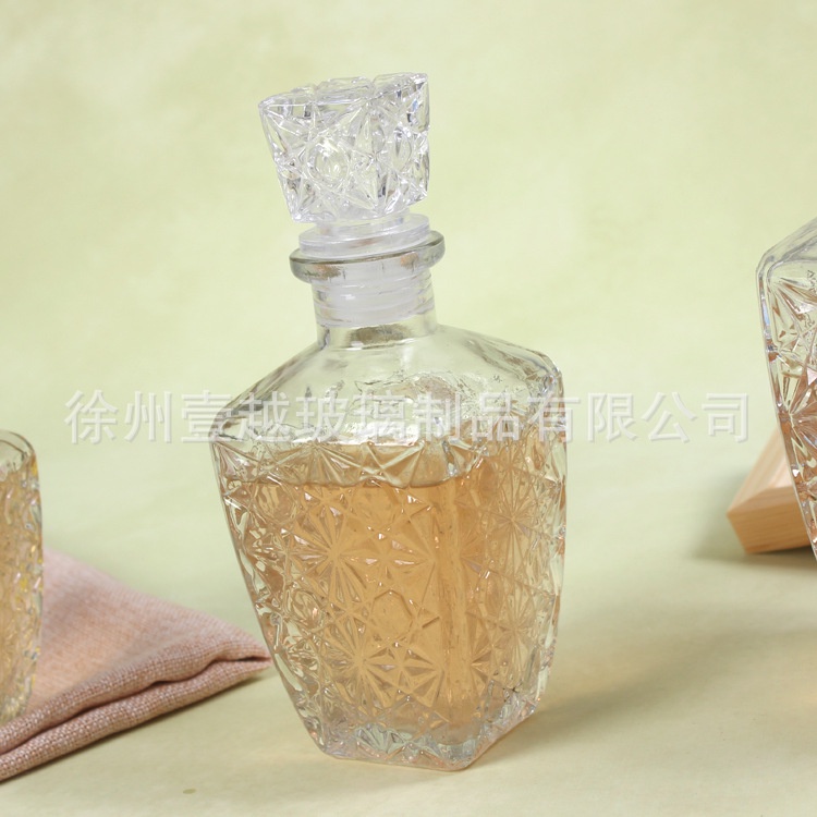 VỎ BÌNH ĐỰNG RƯỢU THUỶ TINH 500ml 750ml MẪU CHAI VUÔNG HOA VĂN NỔI SANG TRỌNG