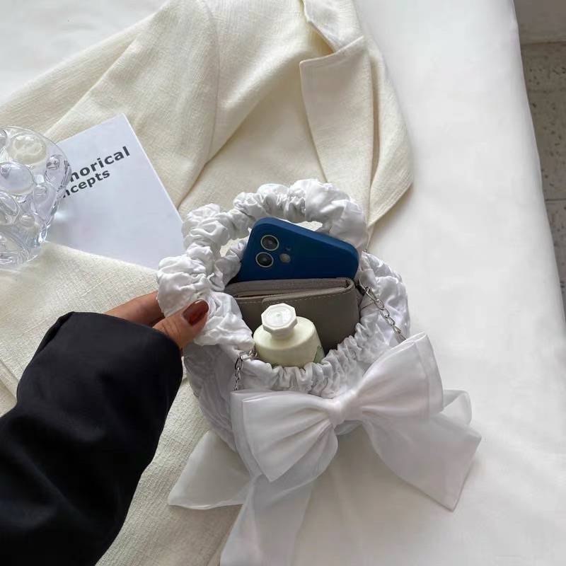 Túi đeo chéo đính nơ vải sần Butterfly