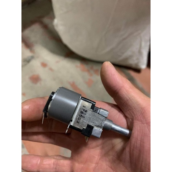 Volume đôi 50k có motor hàng dùng cho marantz