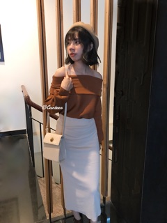 Áo len trễ vai