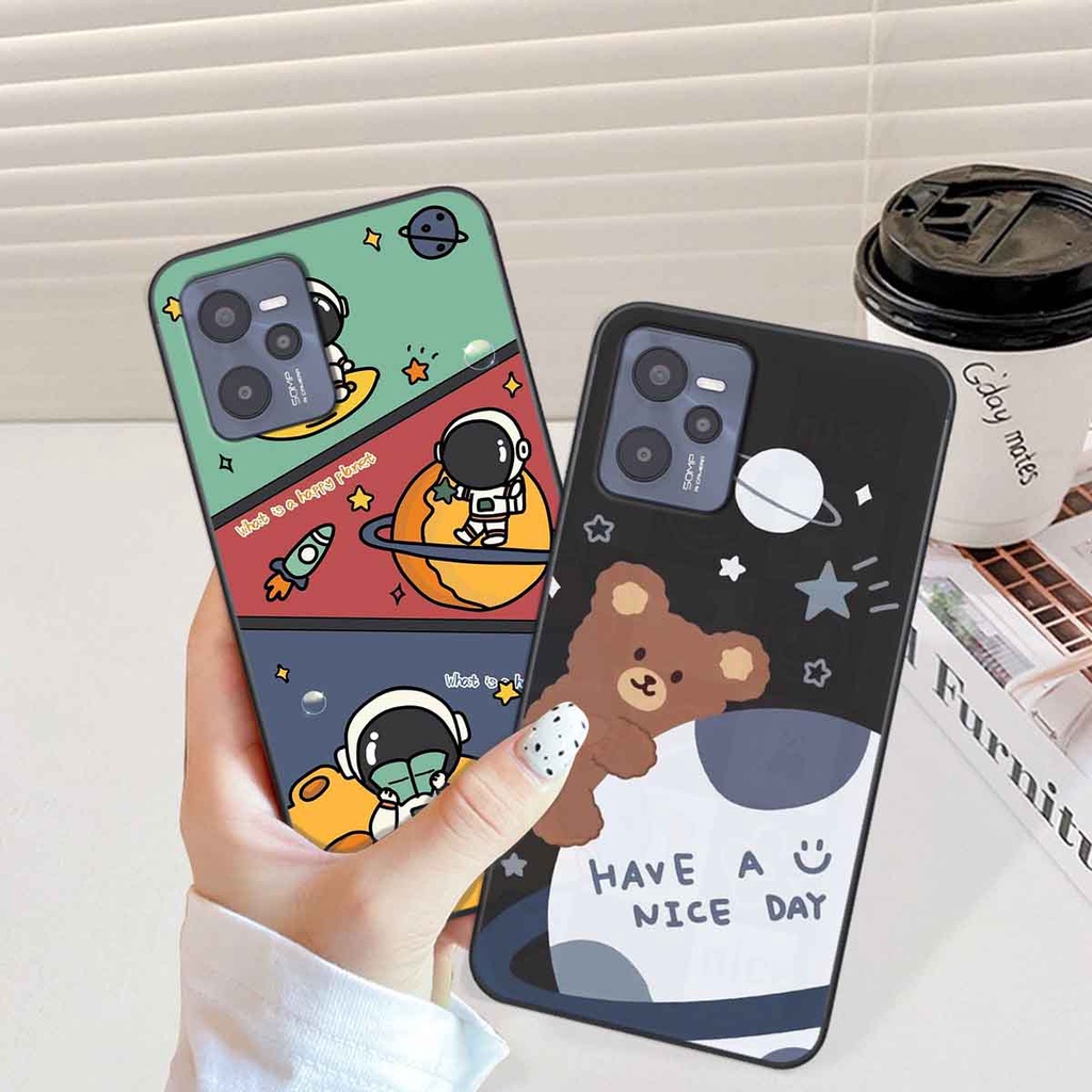 Ốp Realme C35 in hình vũ trụ, phi hành gia bầu trời cute dễ thương