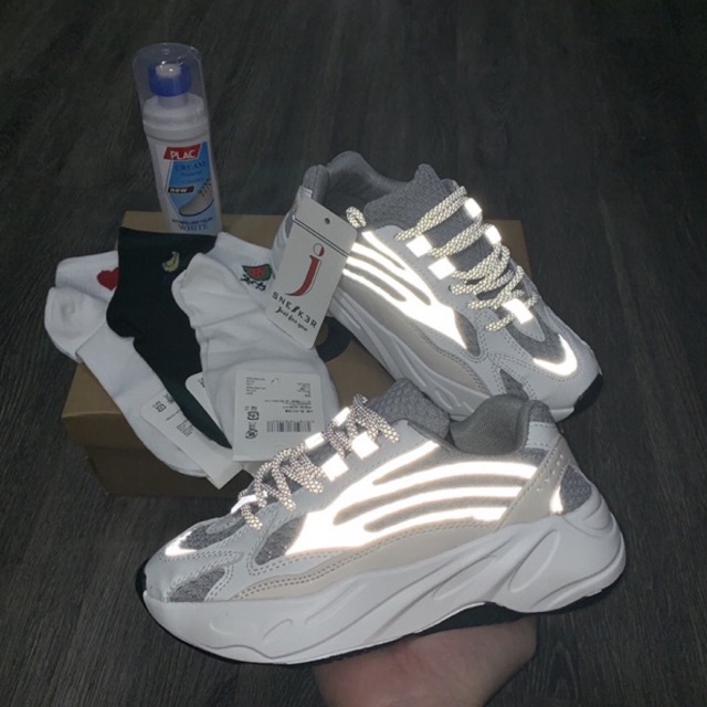 ✅[ Full Box + Bill 🌺] Giày thể thao sneaker ✅ Giày Yz 700 phản quang độn đế nam nữ 36-44. .