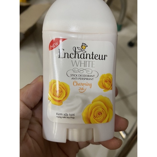 Sáp Khử Mùi Enchanteur 40g