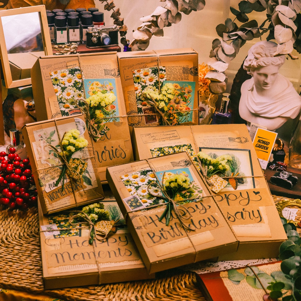 Hộp Quà Vintage Độc Đáo Kèm Hoa Khô & Lót Rơm - Handmade by NOMAD GARDEN