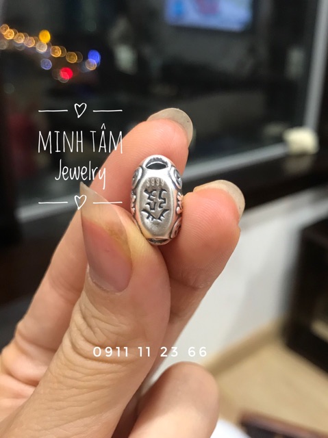 Charm tỳ hưu ngự trên thỏi bạc