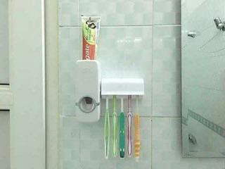 Dụng cụ nhả kem touch me