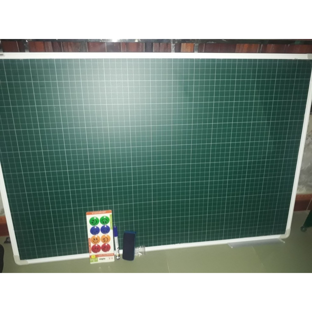 Bảng từ xanh kẻ ô ly tiểu học kích thước 50 x 70cm tặng kèm phấn, lau bảng