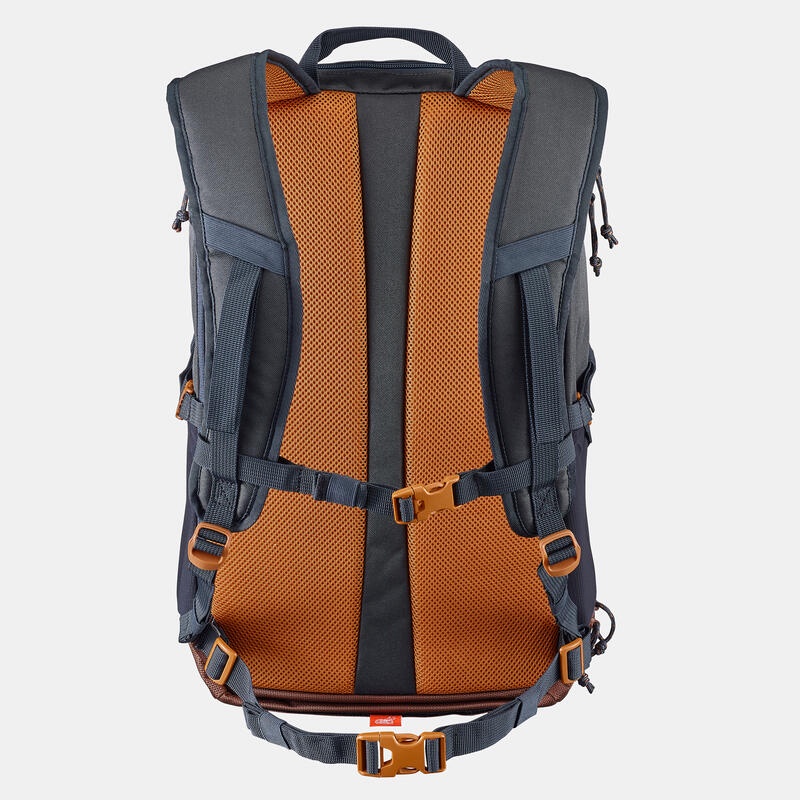 Balô leo núi dã ngoại hiking Quechua NH500 30L - Xám đậm