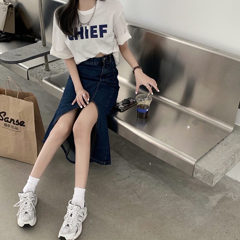 [ ẢNH THẬT ĐỘC QUYỀN MEGGIECLOSET] Chân váy jean xanh đậm nút 1 bên | BigBuy360 - bigbuy360.vn