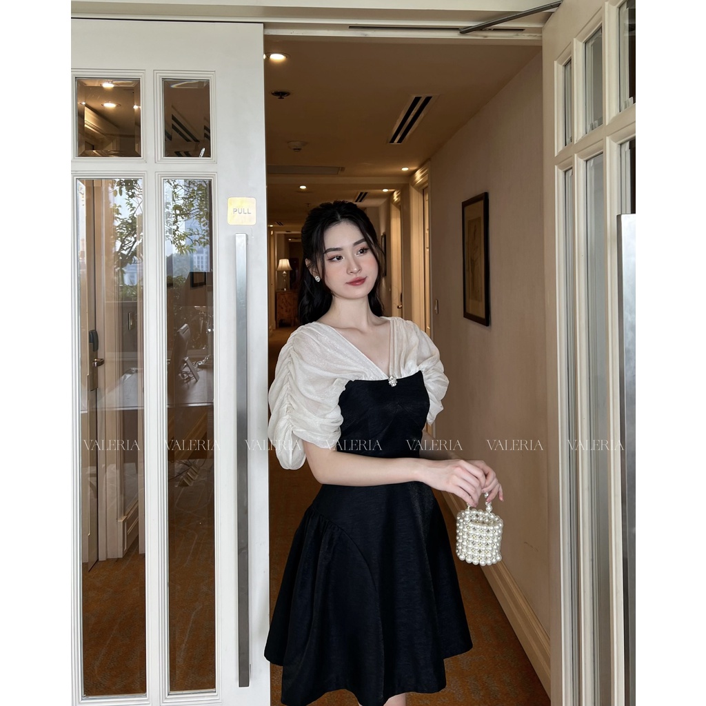 Váy xoè bồng nhún vai ánh nhũ Stella Dress