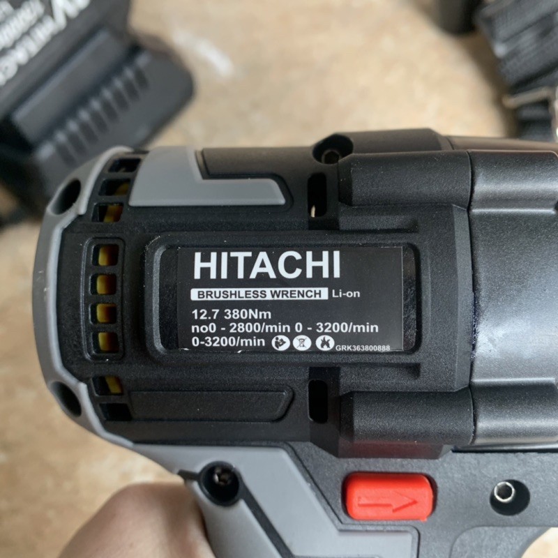 Máy siết bulong HITACHI 118vf bắn ốc bắn bu lông bắn vít tôn 2 pin 1 sạc