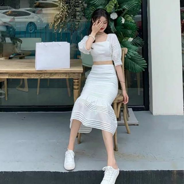 Set váy trắng đuôi cá