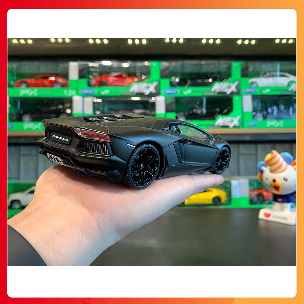 Mô hình xe Lamborghini Aventador LP700-4 tỉ lệ 1:24 Welly màu đen