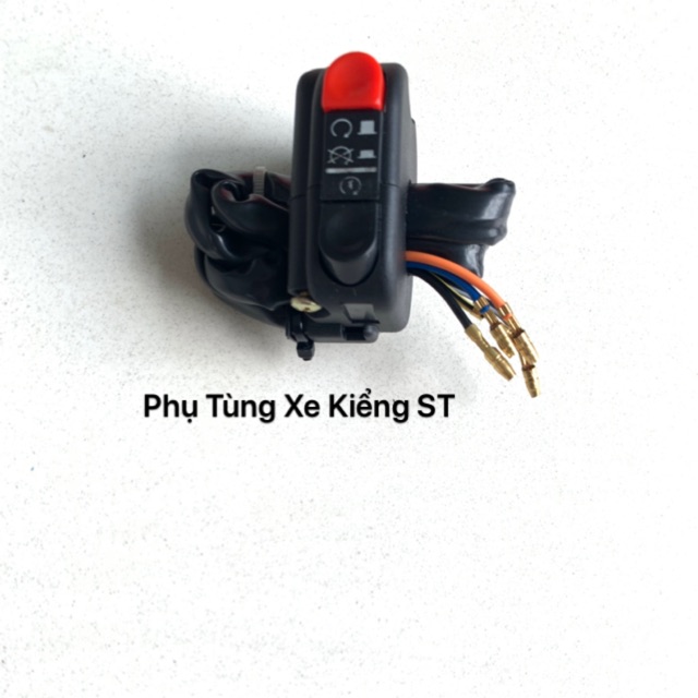 Cùm Công Tắt Phải