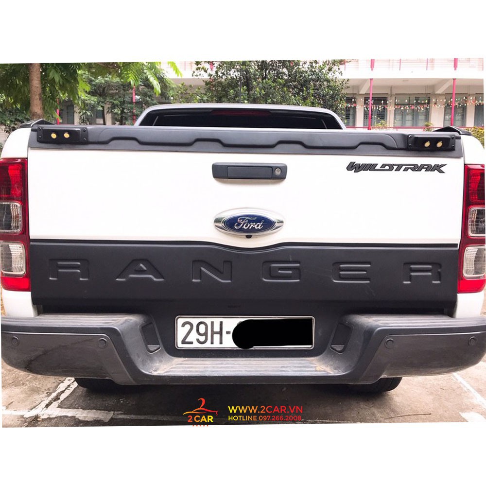 Ốp nắp thùng sau xe ô tô Ford Ranger XLS, XLS, WildTrack 2015-2019