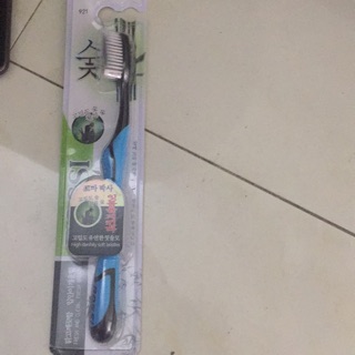 Hộp 30 bàn chải than tre