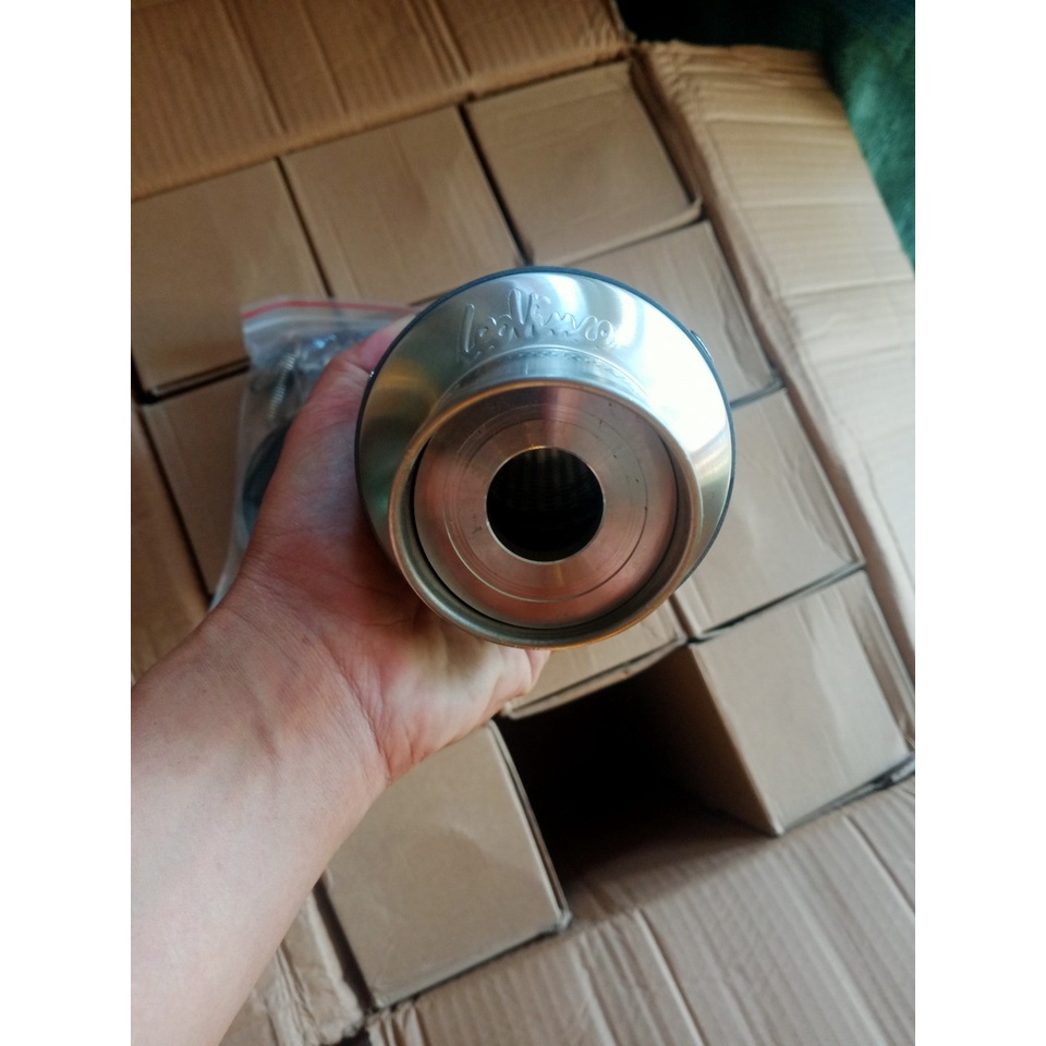 Lon pô leovince lăp nhiều dòng xe máy-hàng xịn có màu bạc và cacbon.
