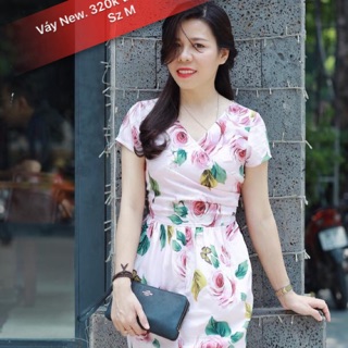Váy hoa hồng