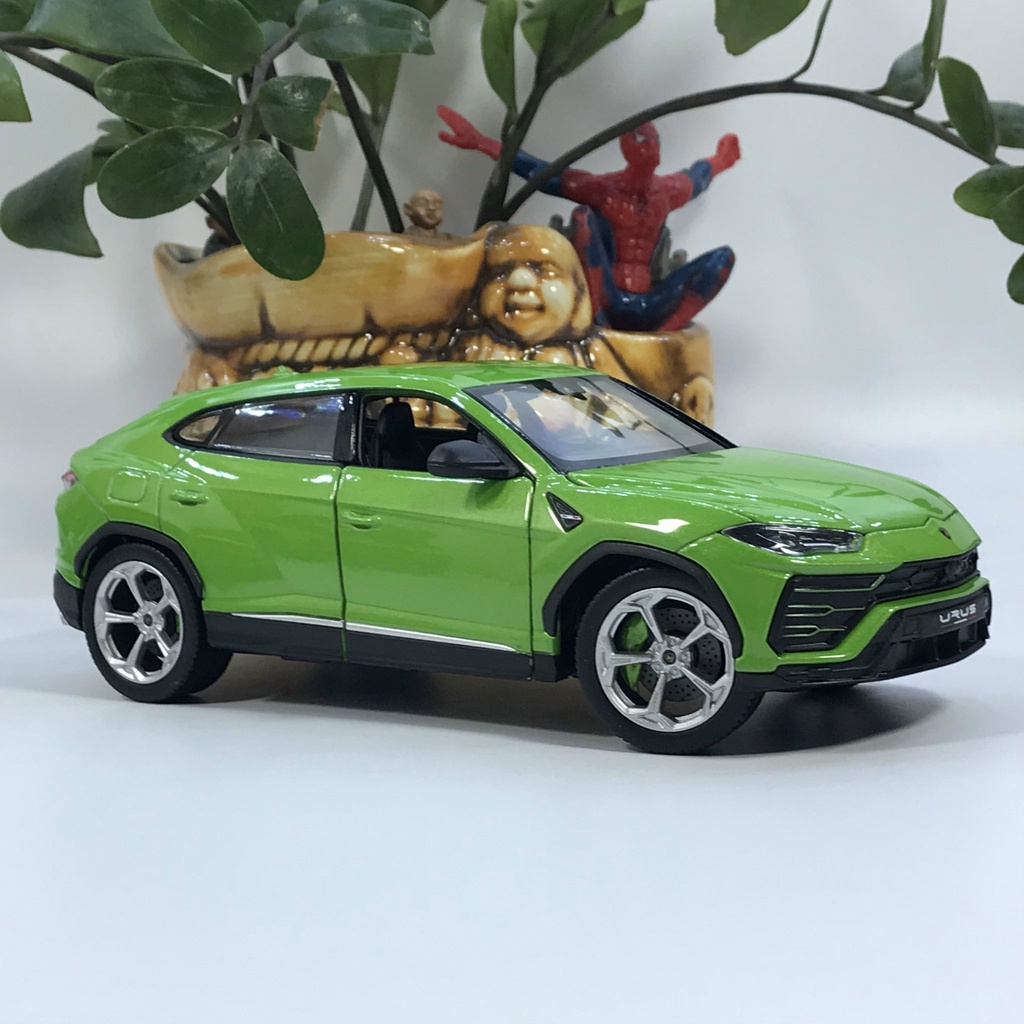Mô hình xe ô tô Lamborghini Urus tỷ lệ 1:24 mẫu SUV nhanh nhất thế giới