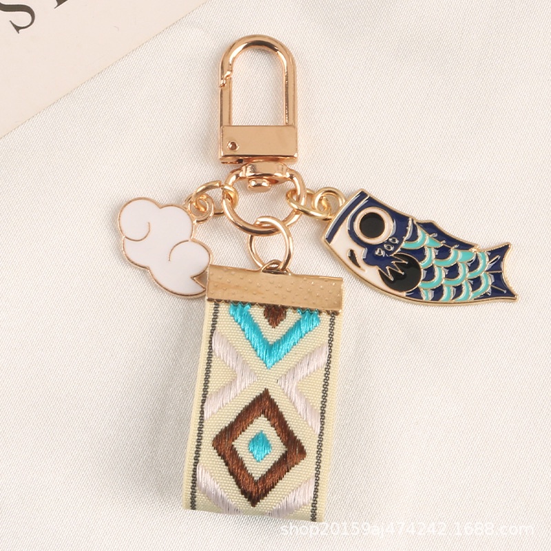 Móc khóa hình đám mây đính ngọc trai giả mới