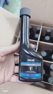 Dung dịch Carbon Cleaner đổ vào xăng