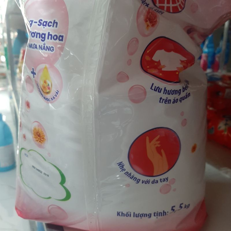 Bột giặt Surf hương ngát xuân 5.5kg