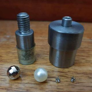 Khuôn sử dụng với máy ép để đính hạt trai, hạt vát cạnh trang trí