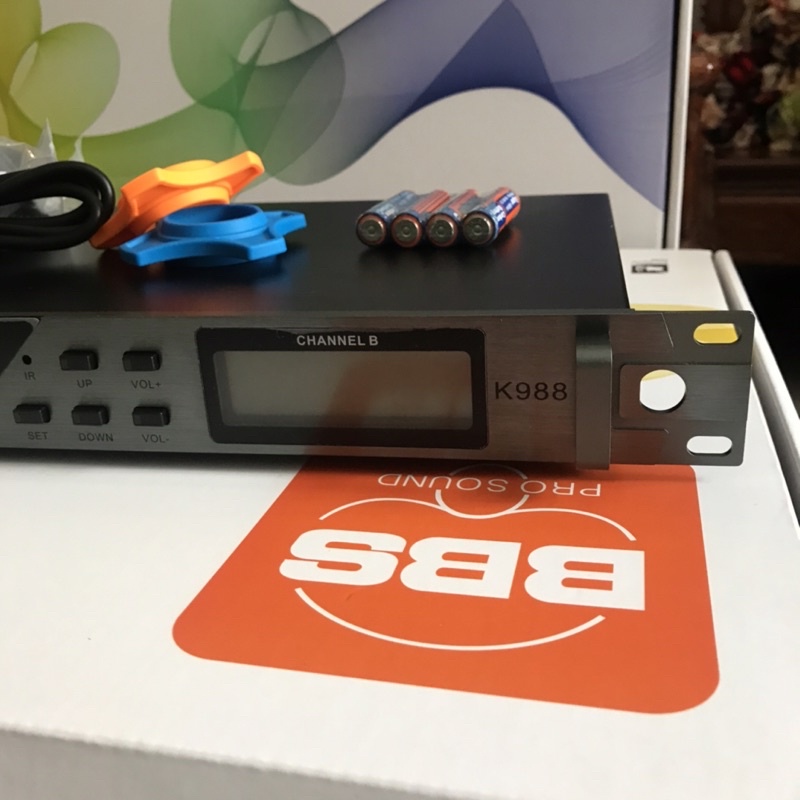 Micro không dây BBS K988 - Hàng nhập khẩu năm 2023 - Gia Khang Shop