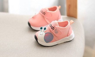 Giầy quai dán ốc sên