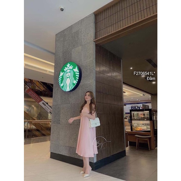 Đầm satin dáng suông rộng cổ yếm!