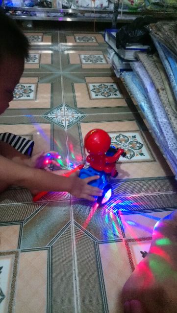 Siêu nhân đạp xe, quà trung thu cho bé