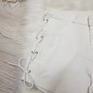 Quần short đan dây