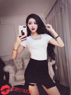 Set áo croptop chân váy khoen