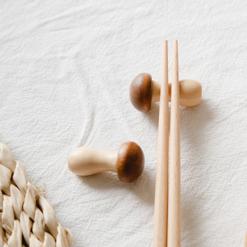Set 2 giá đỡ đũa hình cây nấm bằng gỗ phong cách Nhật Bản dễ thương