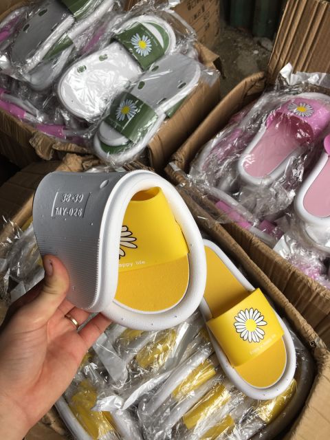 DÉP HOA CÚC SIÊU HOT (Dép Cao Su) | BigBuy360 - bigbuy360.vn