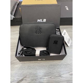 Túi đeo chéo mới của nhà MLB