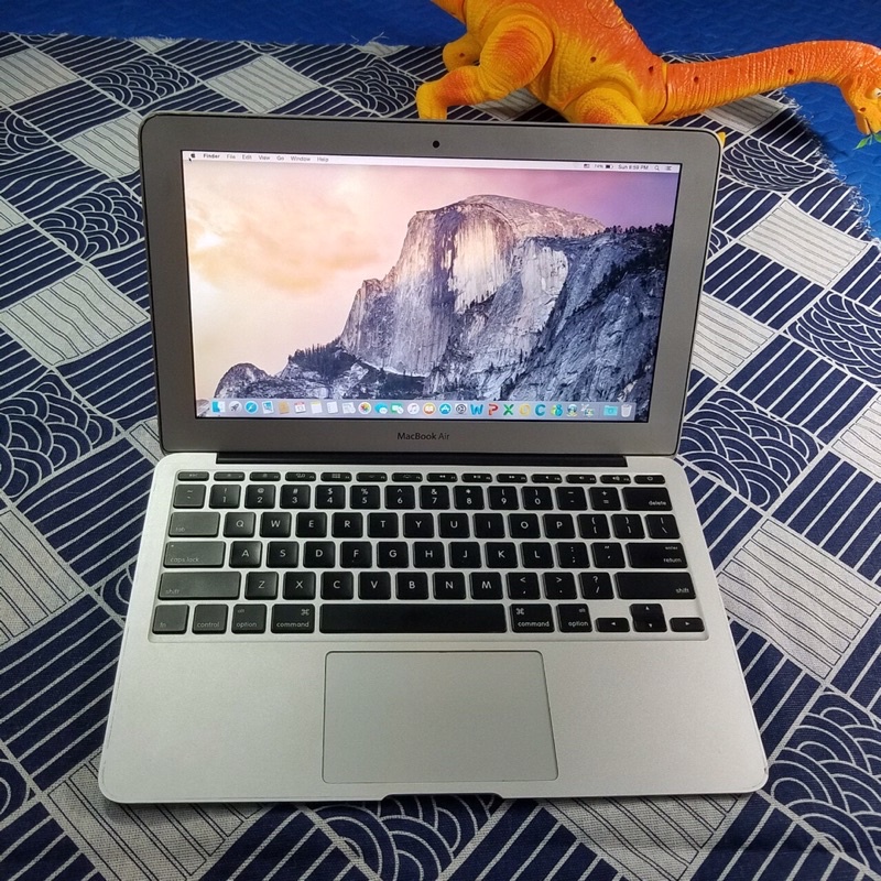 Macbook Air 2010 MC505 core 2 Duo Ram 2Gb màn 11.6