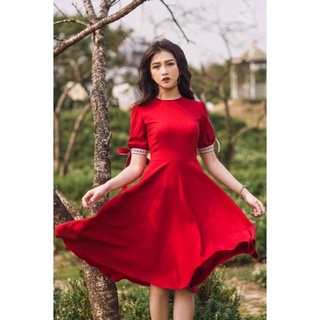 Đầm đỏ dự tiệc tay phối ren cách điệu