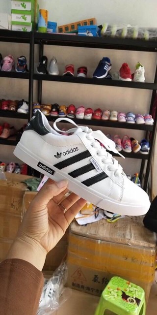 Giày sneaker phối kẻ sọc đế mềm dễ đi siêu rẻ