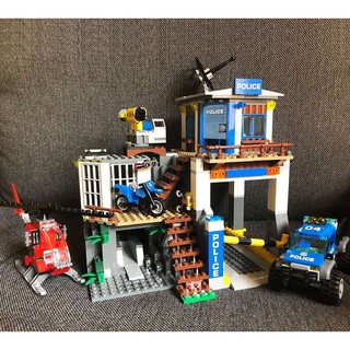 (Có Sẵn) Đồ chơi Lắp ghép Mô hình Trụ Sở Cảnh Sát Police Headquarters  02097 82071