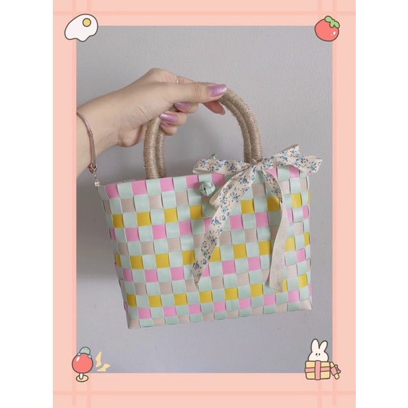 Giỏ đan đính nơ xinh