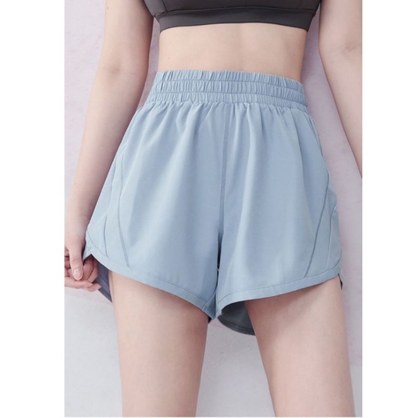 Quần đùi 2 lớp thể thao tập gym yoga nữ túi khóa xịn sò