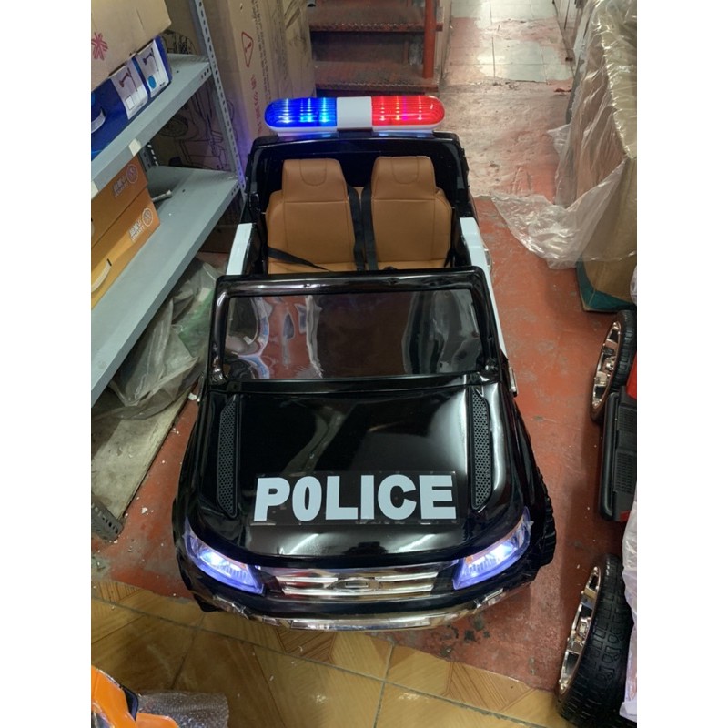 Ô tô điện bán tải cảnh sát kiểu dáng Ford Ranger 150-X6 ghế da,4 động cơ,có còi hú