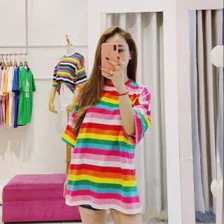 Áo phông unisex tay lỡ phom thụng.