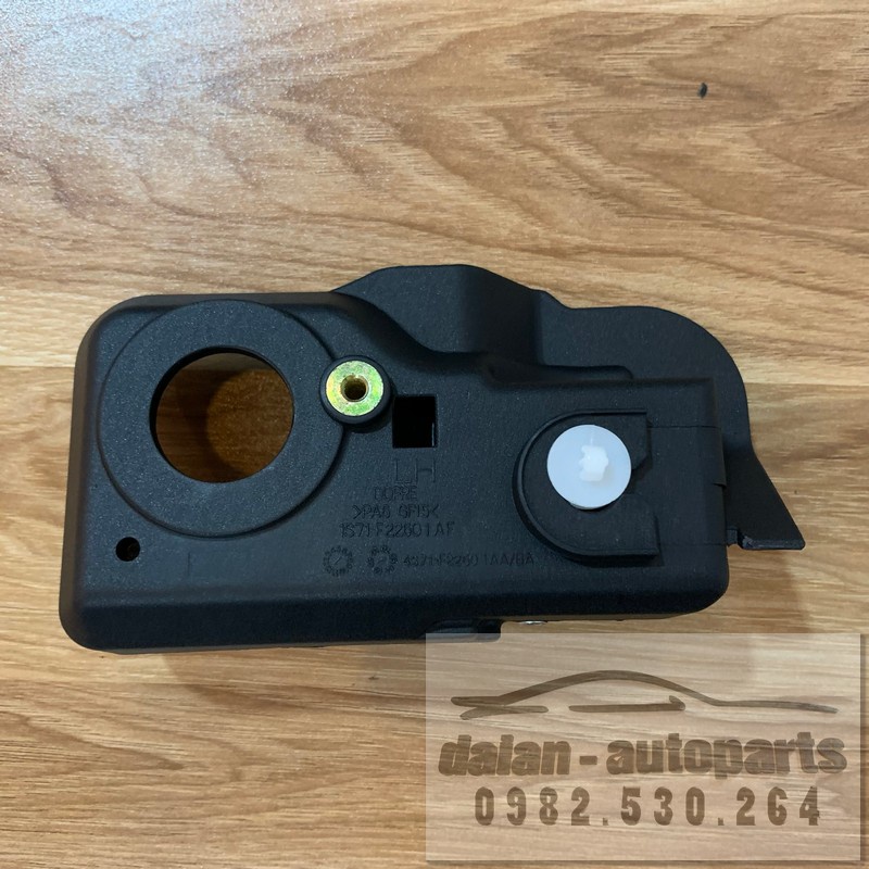 Tay mở cánh cửa bên trong dùng cho xe Ford Mondeo - 1S71-F22621-AC