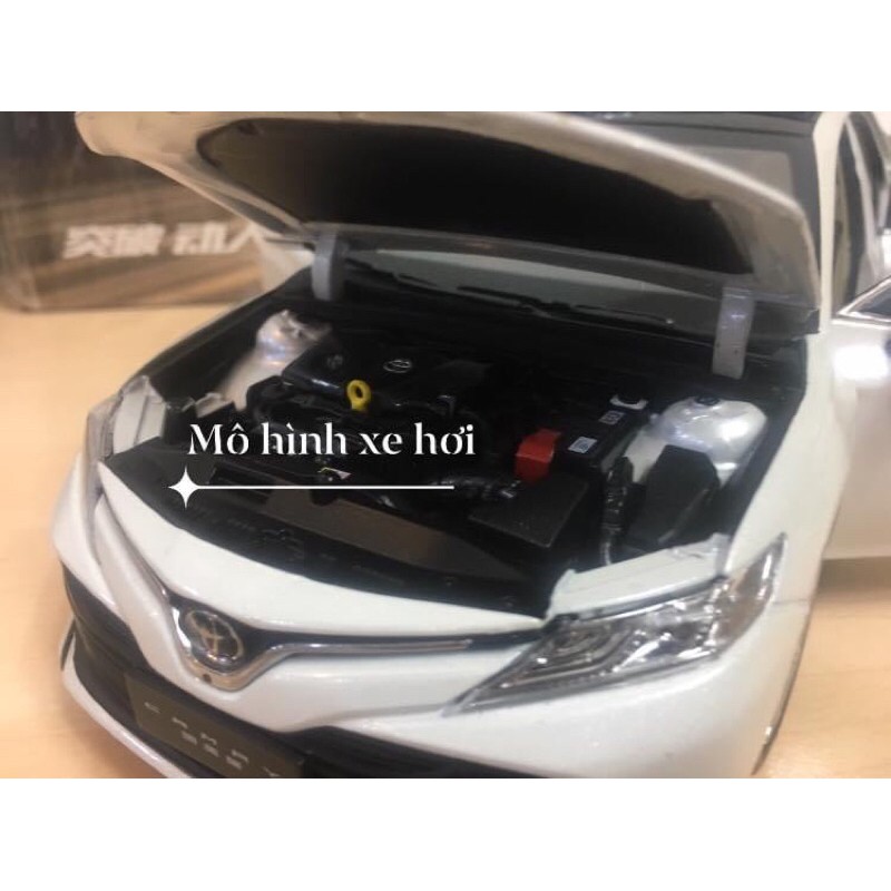 Mô hình Toyota Camry 2019 tỉ lệ 1/18